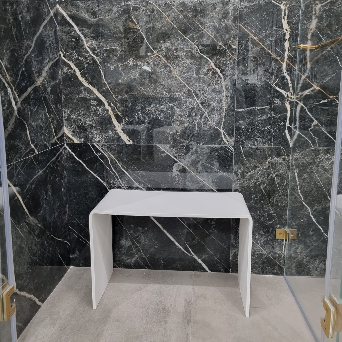 מושב למקלחת מעוצב קוריאן לבן גודל 60/29